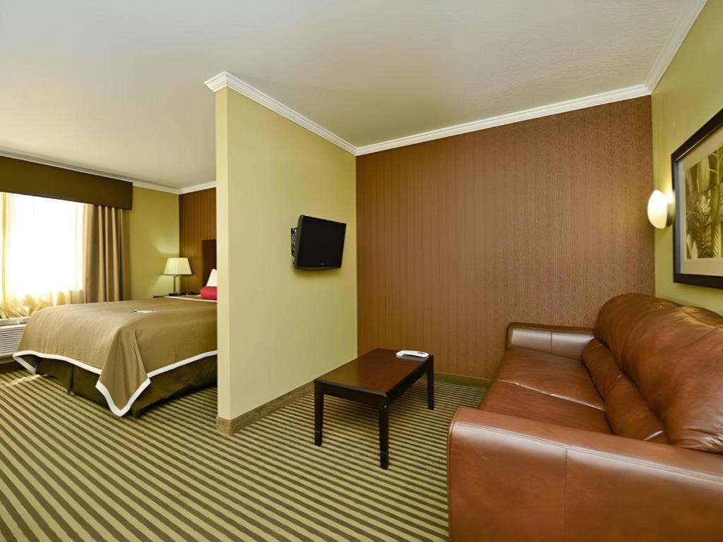 Best Western Plus Olathe Hotel Extérieur photo