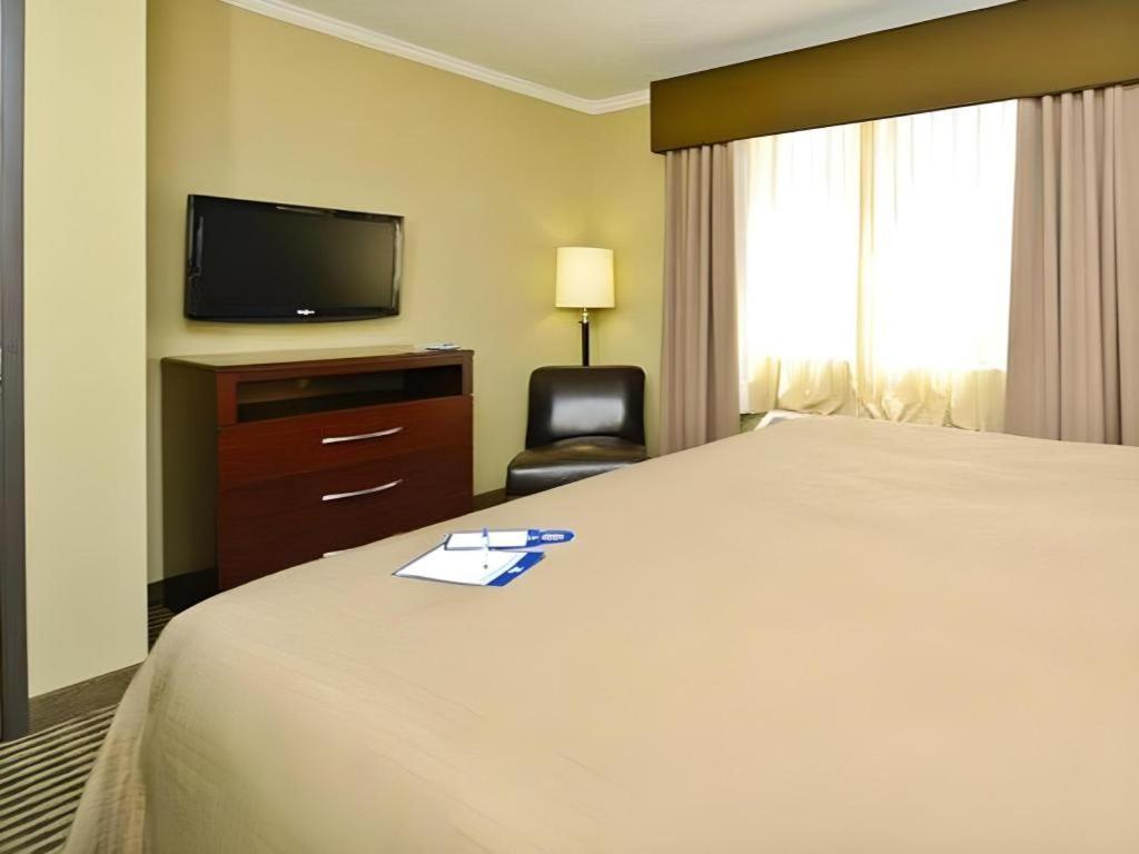Best Western Plus Olathe Hotel Extérieur photo