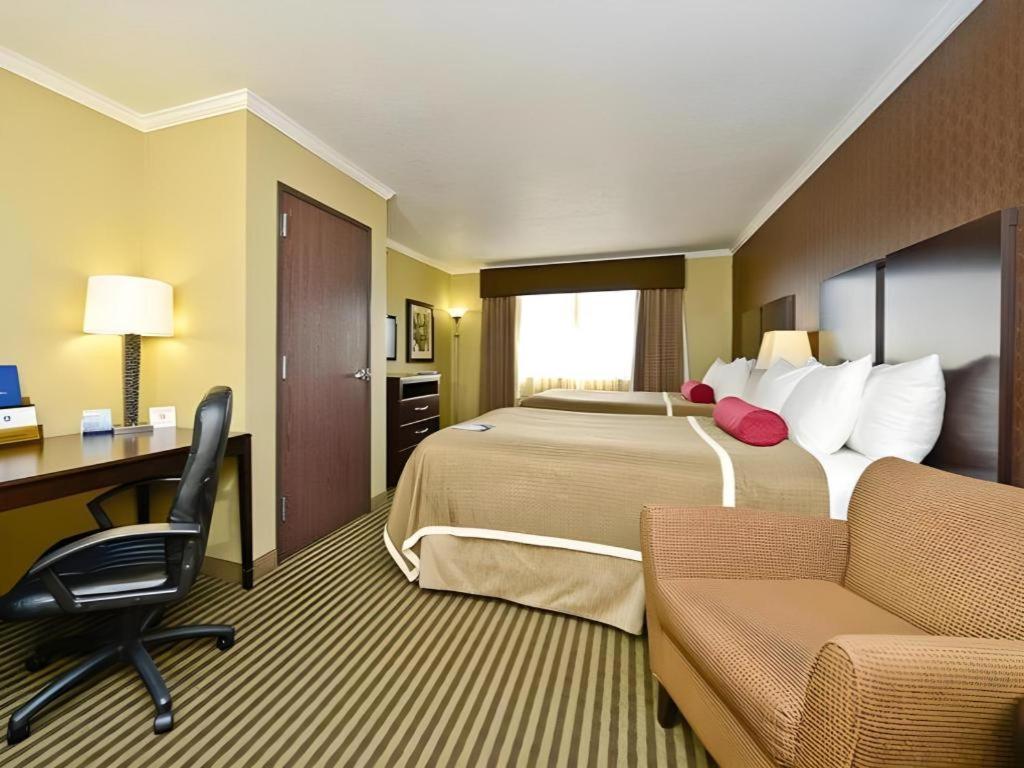 Best Western Plus Olathe Hotel Extérieur photo